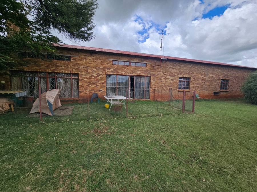 8 Bedroom Property for Sale in Potchefstroom Rural North West